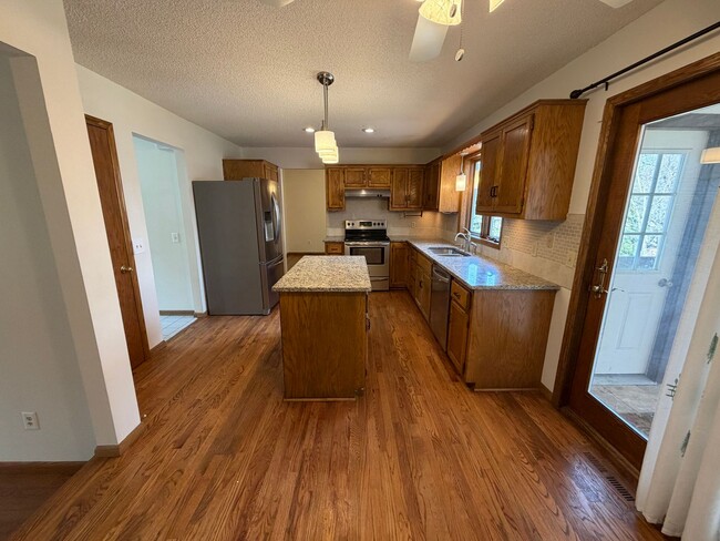 Photo - Beautiful 5 Bedroom 3 Bath Home for Rent in Lakeville!! Available NOW!