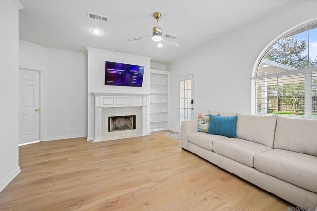 Photo - 18482 Lake Iris Ave