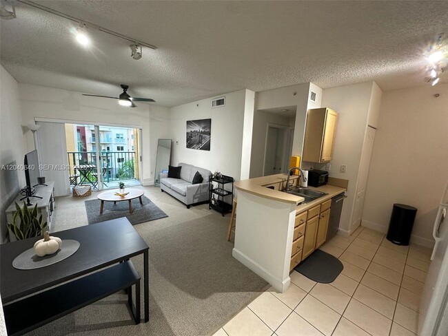 Photo - 6001 SW 70th St Unidad 621