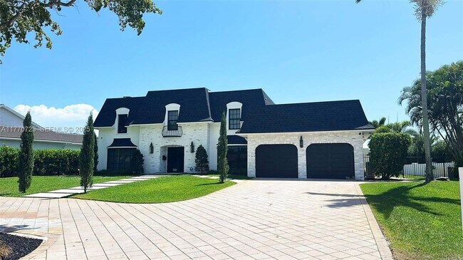 Building Photo - 4312 NE 22nd Ave