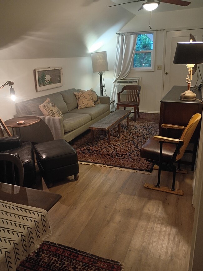 Photo - 1055 Pine St Unit Vintage apartment