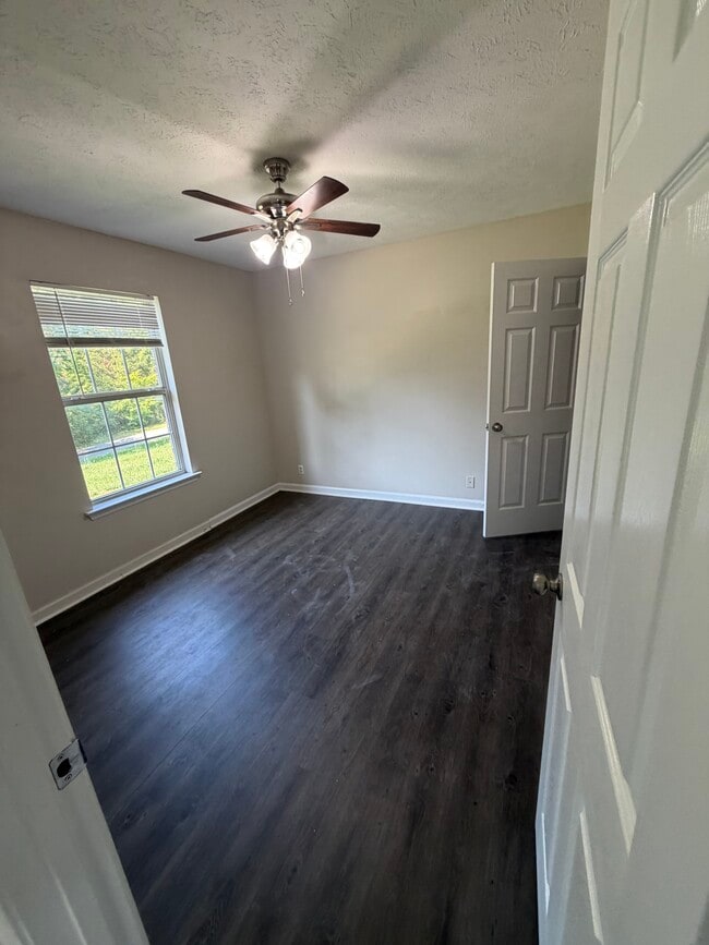 Photo - 7422 Highway 76 E