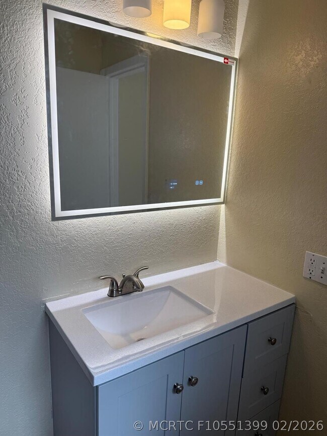4524 SW 54th St Unit 601-W