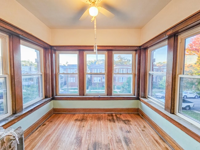 Photo - 3338 W Cullom Ave Unit 1