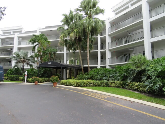 Building Photo - 16091 Blatt Blvd Unit 111