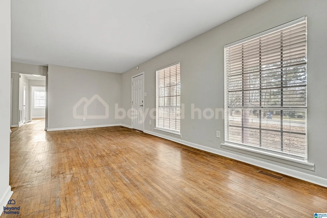 Photo - 4012 Hazelwood Rd