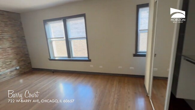 Photo - 728 W Barry Ave Unidad 726-3N