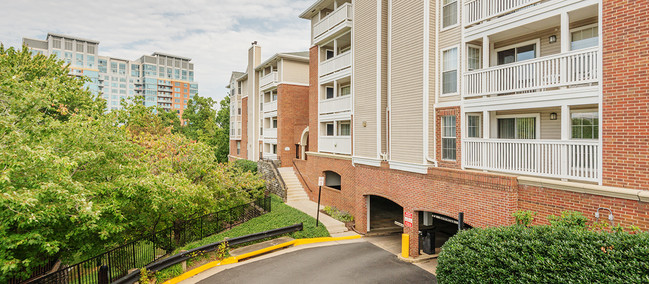 MAA Tysons Corner - MAA Tysons Corner Apartments