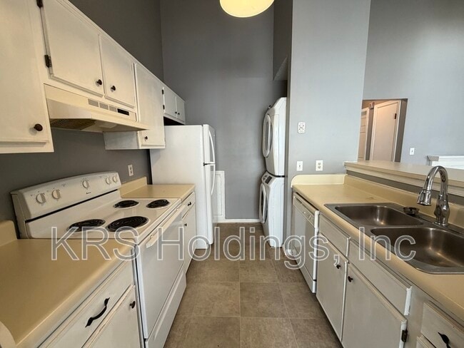 Photo - 64 Emeraude Plage Unit B