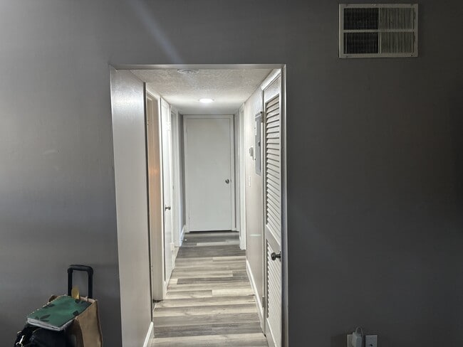 Photo - 1950 Paine Ave