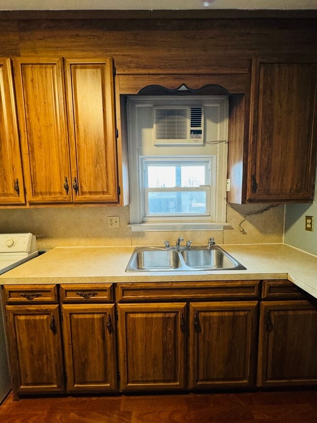 Photo - 1369 W Market St Unit 2nd Floor