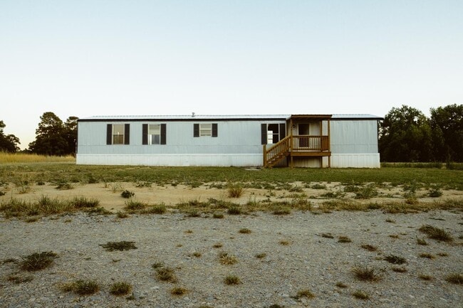 Building Photo - 108 T-Model Jones Rd