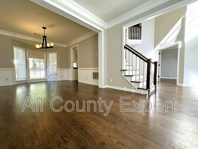 Photo - 4545 Sunbury Ct