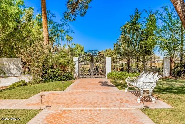 35 S Fairway Ct