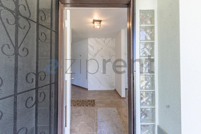 Photo - 7458 Carillon Ave