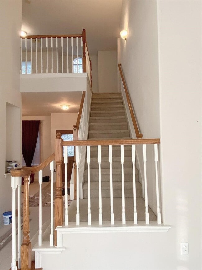 Photo - 815 Featherbrook Ct