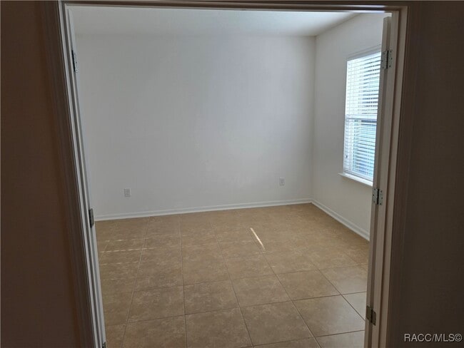 Photo - 1 Greenpark Blvd