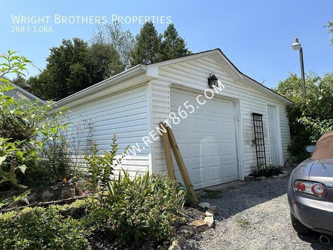 Photo - 2525 Bernhurst Dr