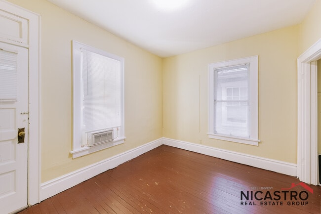 Photo - 252 E Lane Ave