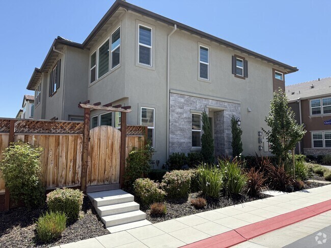 Building Photo - 64 E Frost Dr Rental