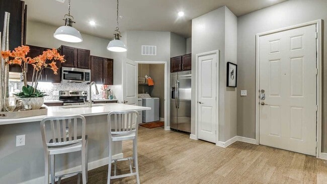 Photo - Capitol at Stonebriar