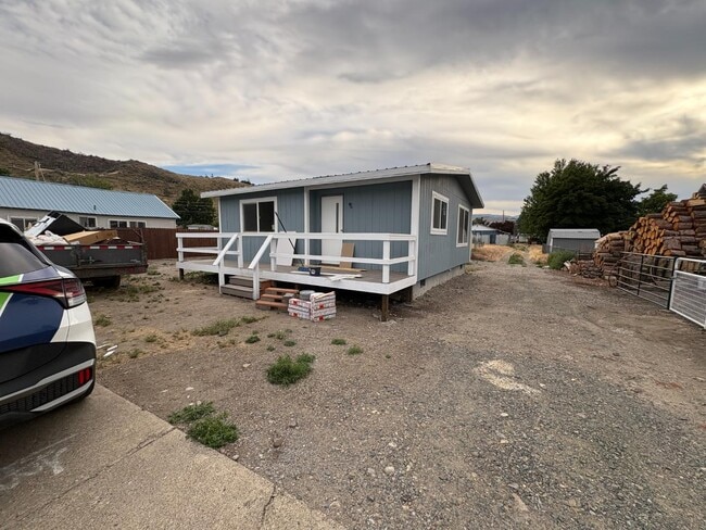 Photo - 1605 Oak St