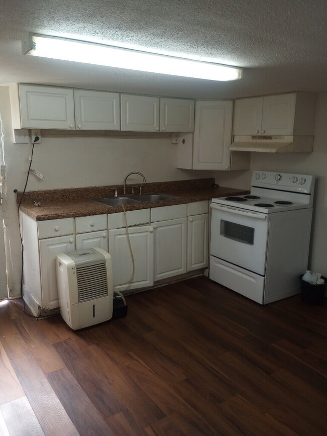 59 Oak St Unidad b