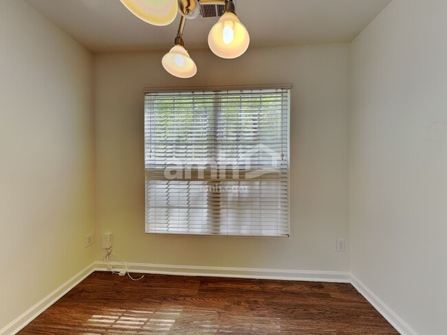 Photo - 2002 Gushing Dr