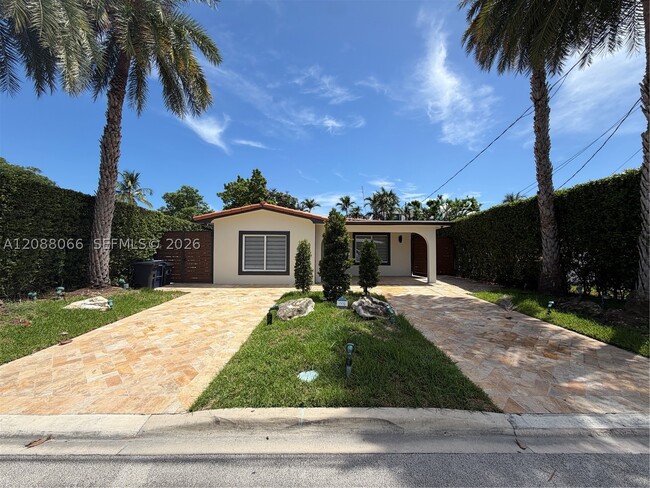Photo - 9341 Dickens Ave