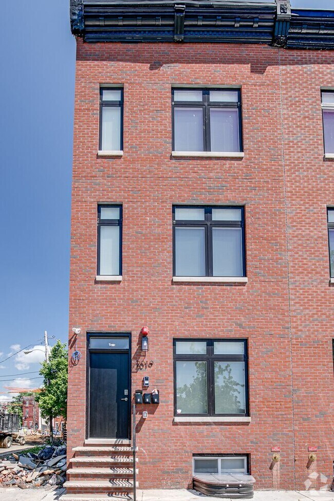 Building Photo - 2019 N College Ave Unit 3 Rental