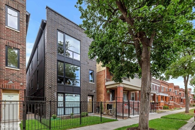 Building Photo - 6150 S Champlain Ave Rental