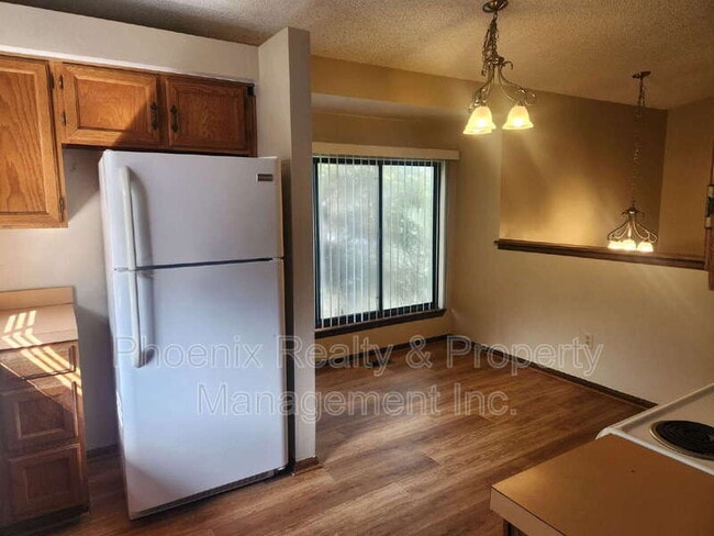 Photo - 146 Lois Dr