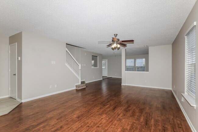 8652 Orchard Grove Ln