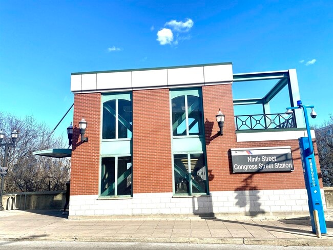 Photo - 1000 Palisade Ave Unit 2 front