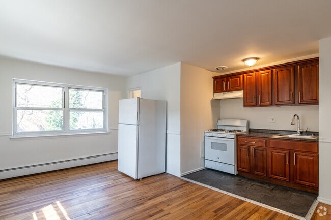 Studio, 1BA - 500SF