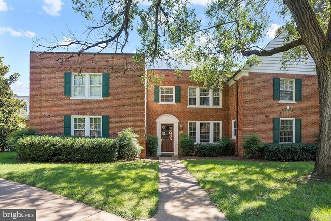 Building Photo - 1721 Queens Ln Unit 1103