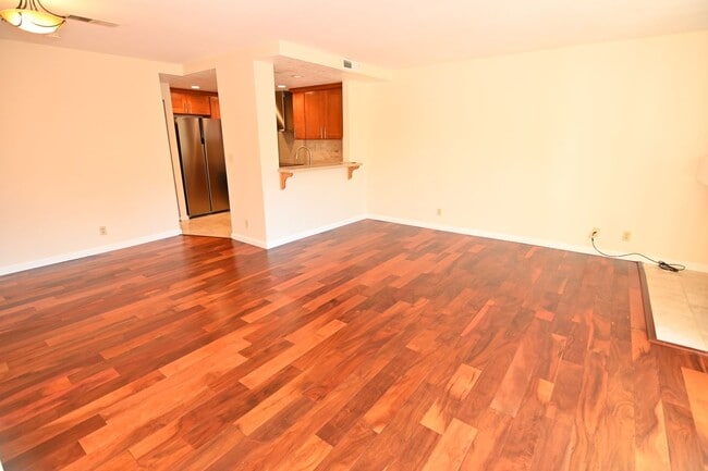 Photo - Nicely upated 2 Story Townhouse at Mansion Park with 2 Master Suites.