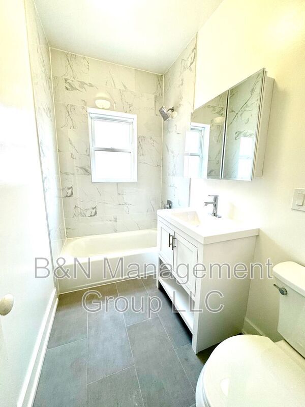 Photo - 1065 W Dakin St Unit #3