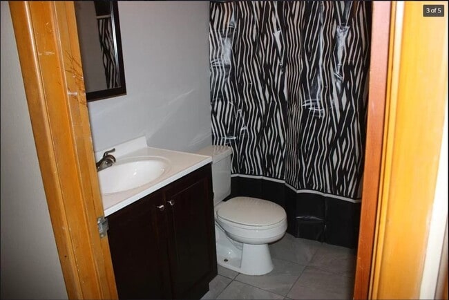 Photo - Jarvis Duplex Unit 1428 Jarvis