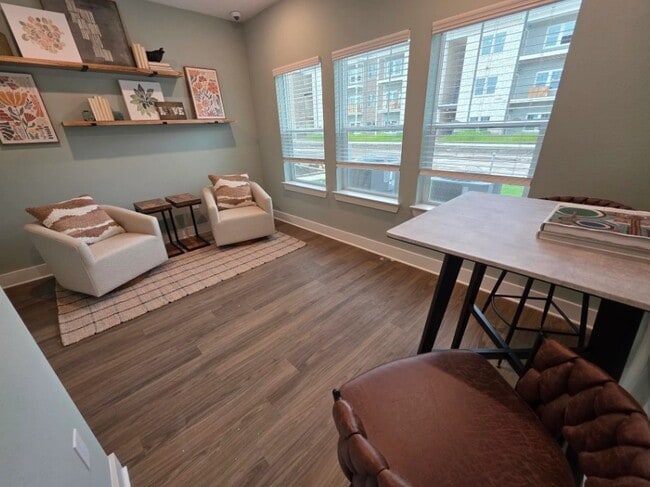 Building Photo - Whispering Pointe Apartments