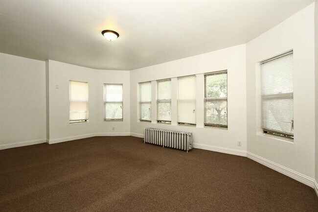 Photo - 7800 S Michigan Ave