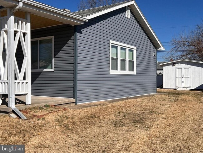 Photo - 1325 Fuselage Ave