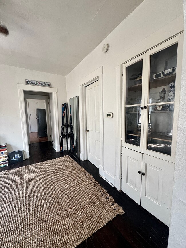 Photo - 922-924-924 E Hamilton St Unit 922