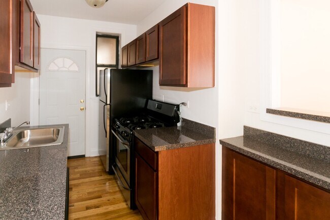 Photo - 3714 N Fremont St Unidad W3