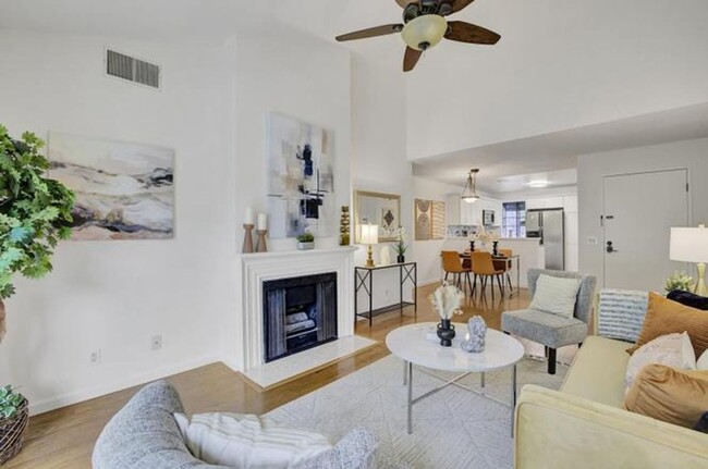 Spacious 2BR/2BA Condo in Prime Fremont Lo... - Spacious 2BR/2BA Condo in Prime Fremont Lo...