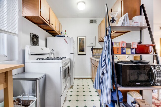 Photo - 3433 Mt Pleasant St NW Unidad #103