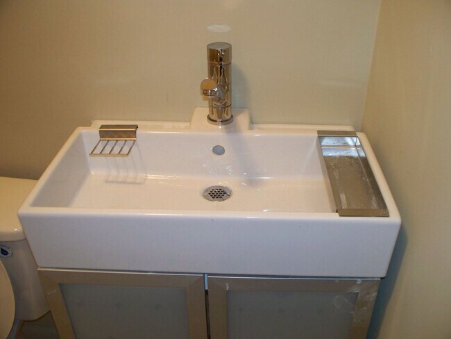 Photo - 406 Fairway Ave Unit B