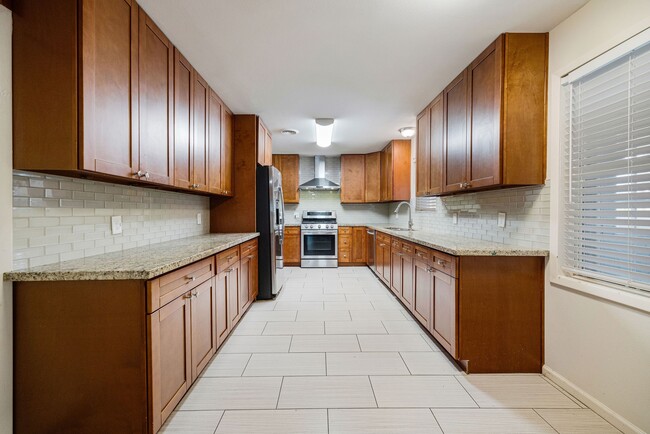 Photo - 5554 Beechnut St