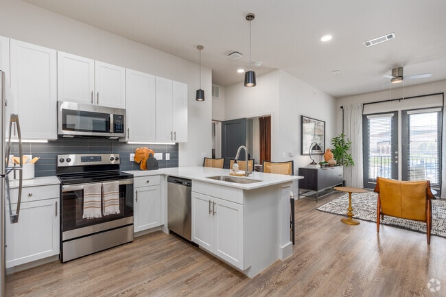 1BR, 1BA - 746SF | A2 - Kitchen - The Mill Old Town