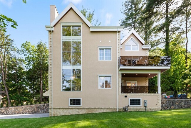 Photo - 58 Chestnut St